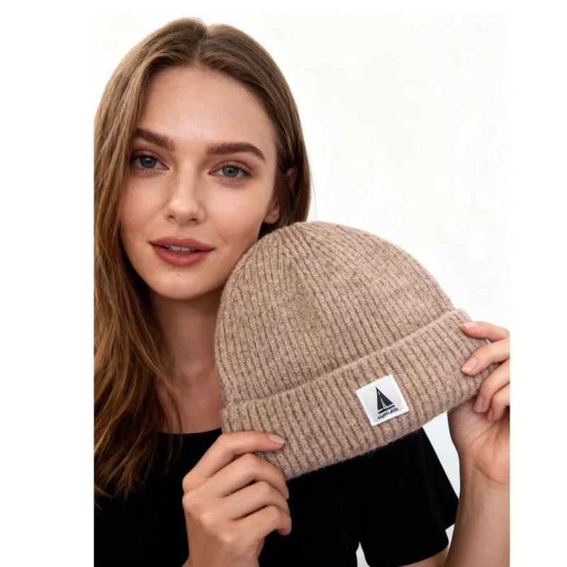 Ciepła czapka zimowa beżowa beanie dzianinowa Captain Mike