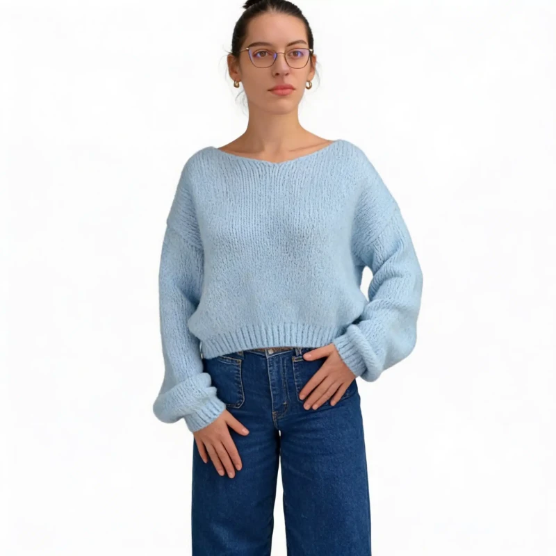 Ciepły sweter damski niebieski oversize miękki elegancki, klasyczny dekolt Captain Mike