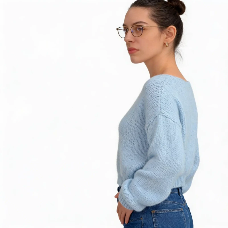 Ciepły sweter damski niebieski oversize miękki elegancki, klasyczny dekolt Captain Mike